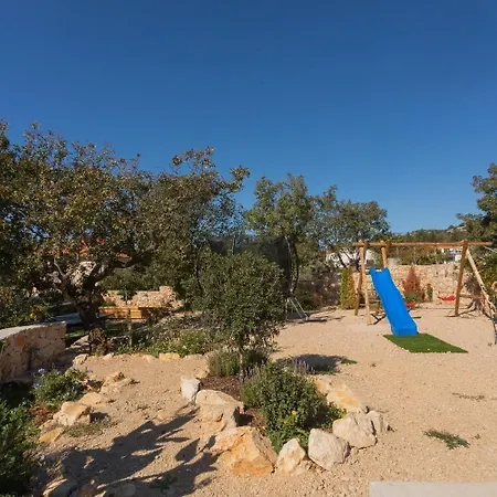Ferienhaus Fur 5 Personen Und 1 Kind In Sibenik, Dalmatien Norddalmatien Holiday home *
