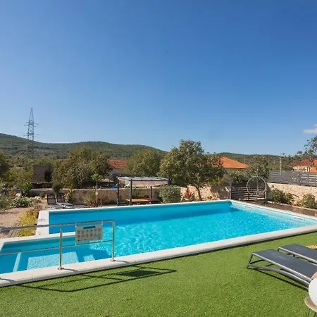 Ferienhaus Fur 5 Personen Und 1 Kind In Sibenik, Dalmatien Norddalmatien * Sibenik
