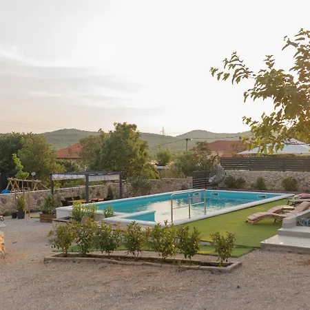 Ferienhaus Fur 5 Personen Und 1 Kind In Sibenik, Dalmatien Norddalmatien Holiday home Sibenik